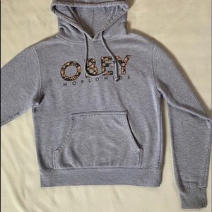 🤍 obey sweatshirt